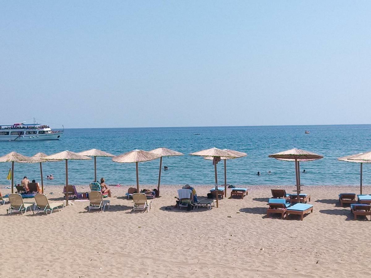 Saint Konstantin Beach Apartments Stegna Exterior foto